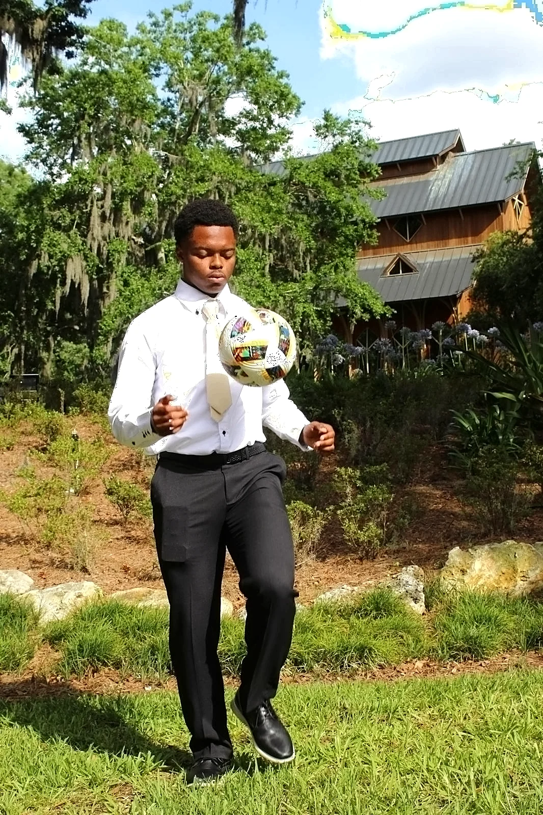 Juggling with right-foot control